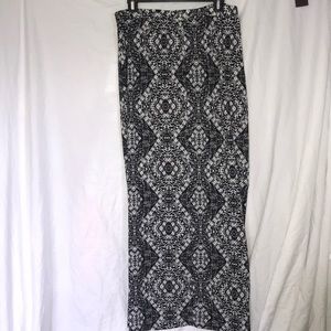 Printed black and white maxi skirt